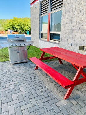 Área de parrillas y picnic