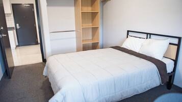 2 bedrooms, desk, free WiFi, bed sheets