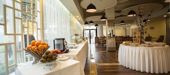 Huatian Chinagora Hotel