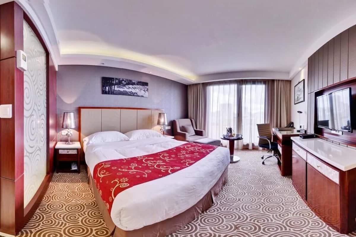 Minibar, in-room safe, desk, iron/ironing board (on request)