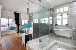 Apartment, 1 Bedroom, Terrace, Sea View | Bathroom | Free toiletries, hair dryer, slippers, towels - Balkon Residence (Istanbul)