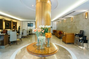 Interior entrance - Thomson Residence Hotel (Bangkok)