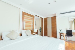 Junior Suite | Minibar, in-room safe, desk, free WiFi - Thomson Residence Hotel (Bangkok)