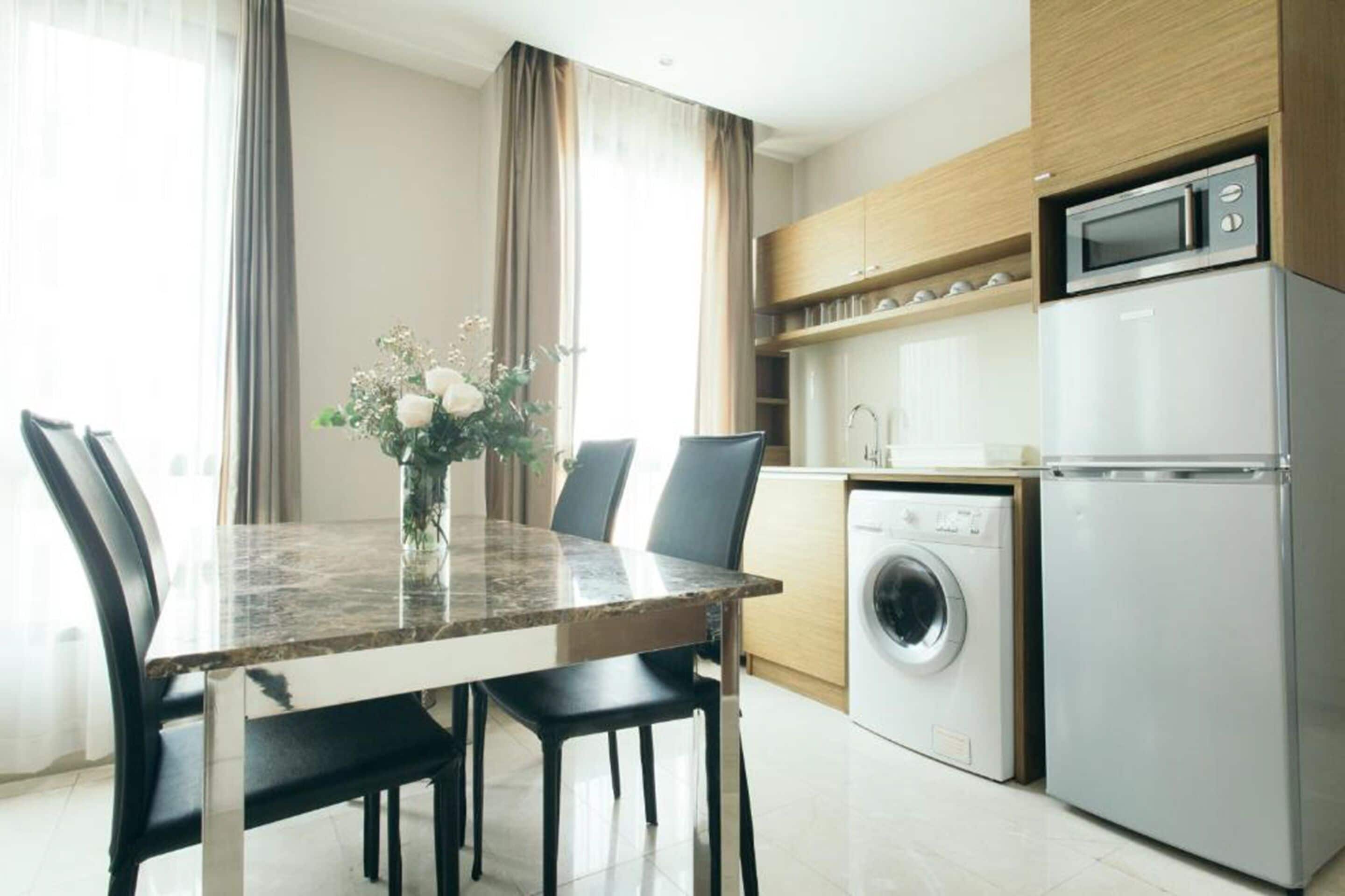 2 bedroom junior suite (60sqm) | in-room dining