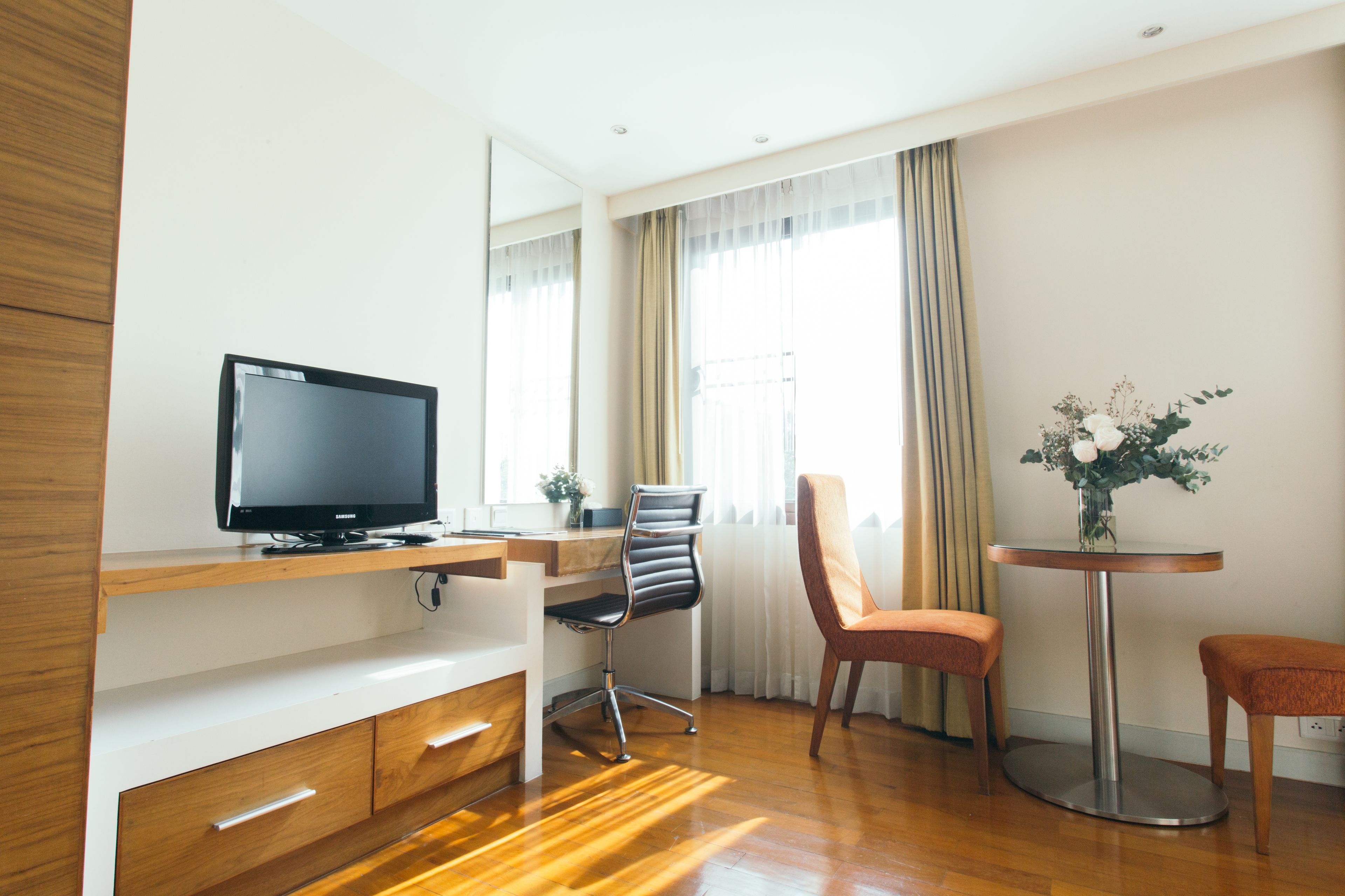 deluxe twin room (2 single bed) | 1 bedroom, minibar, in-room safe, desk