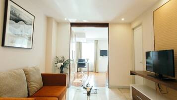 小型套房 | 客厅 | 平板电视