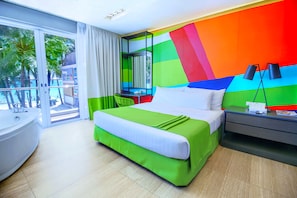 Premier suite, 1 kingsize bed, uitzicht op het strand | Uitzicht vanuit de kamer