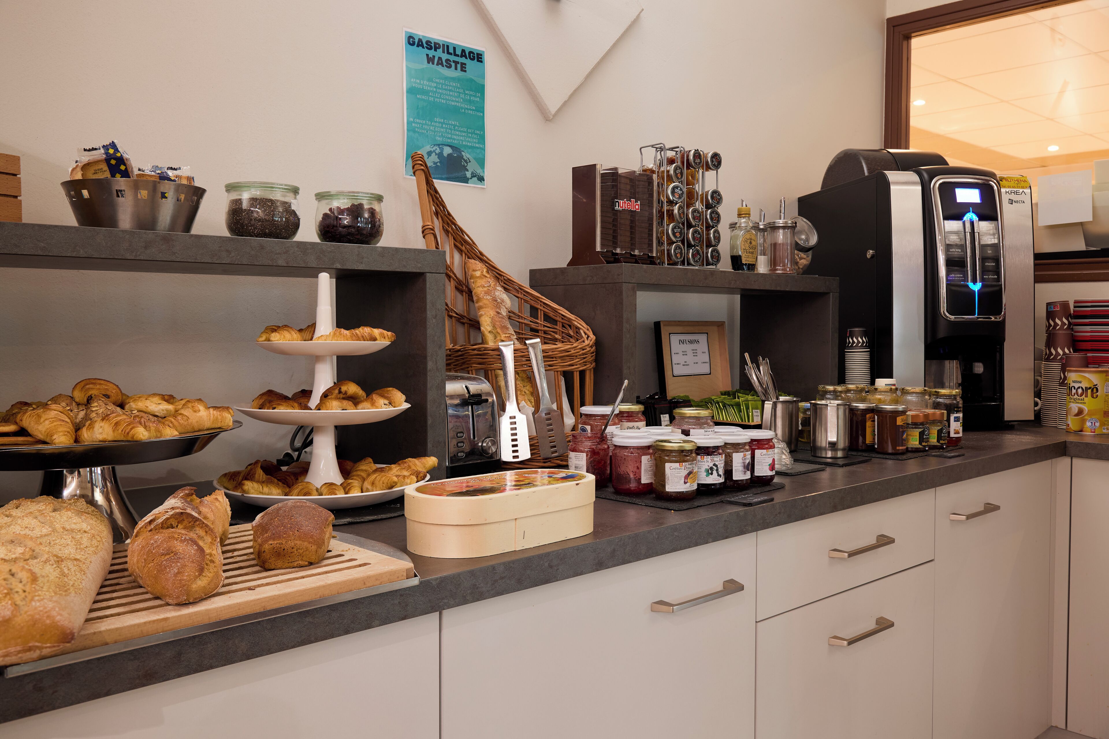 Dagelijks ontbijtbuffet (EUR 12 per persoon)