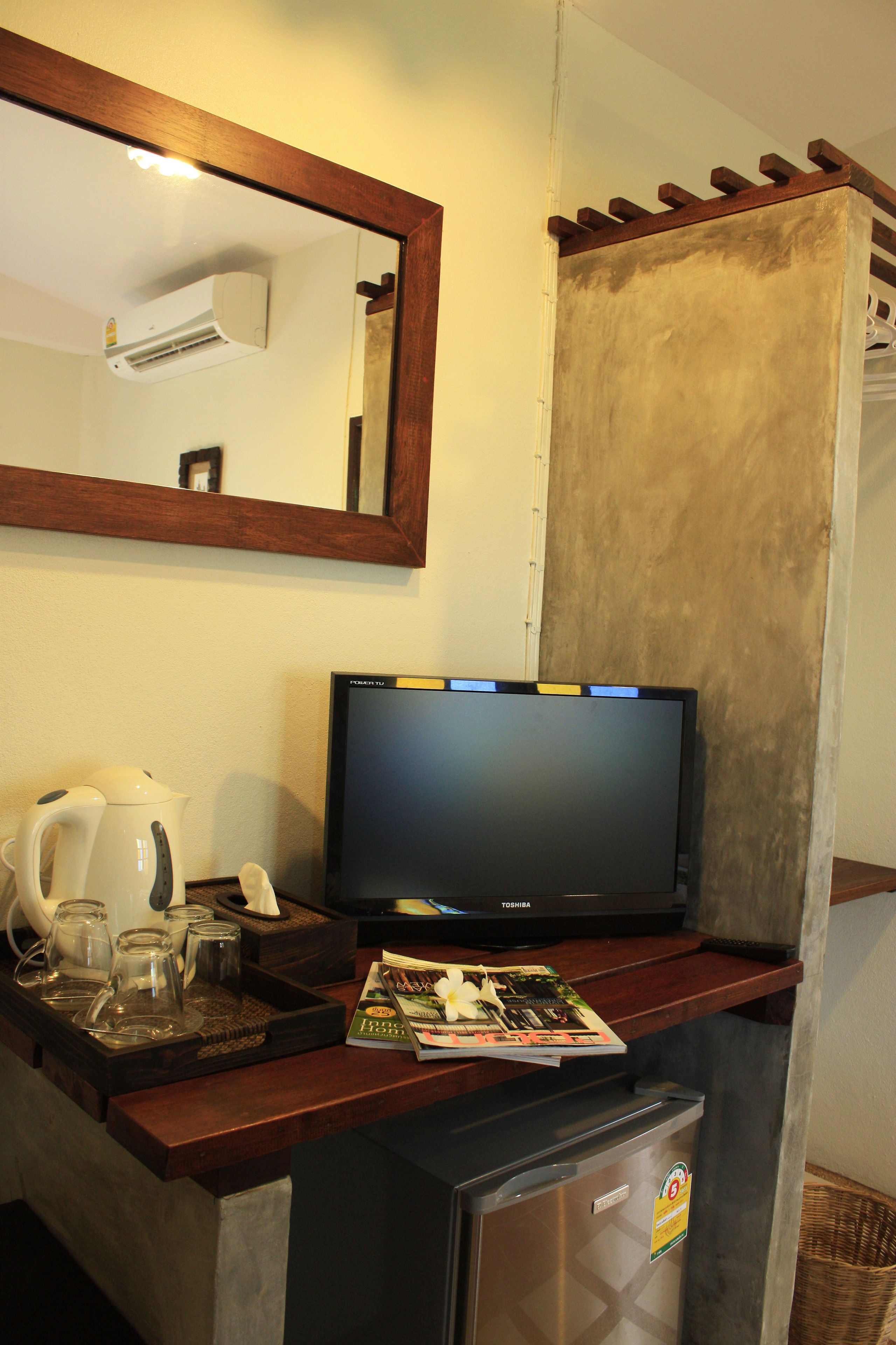 in-room safe, free wifi, bed sheets