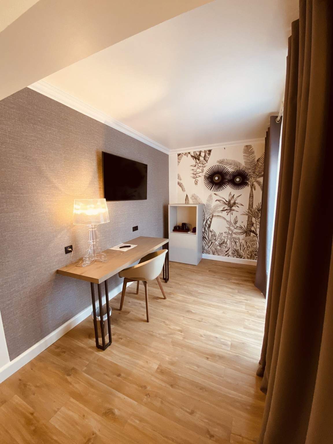 junior suite | living area | lcd tv