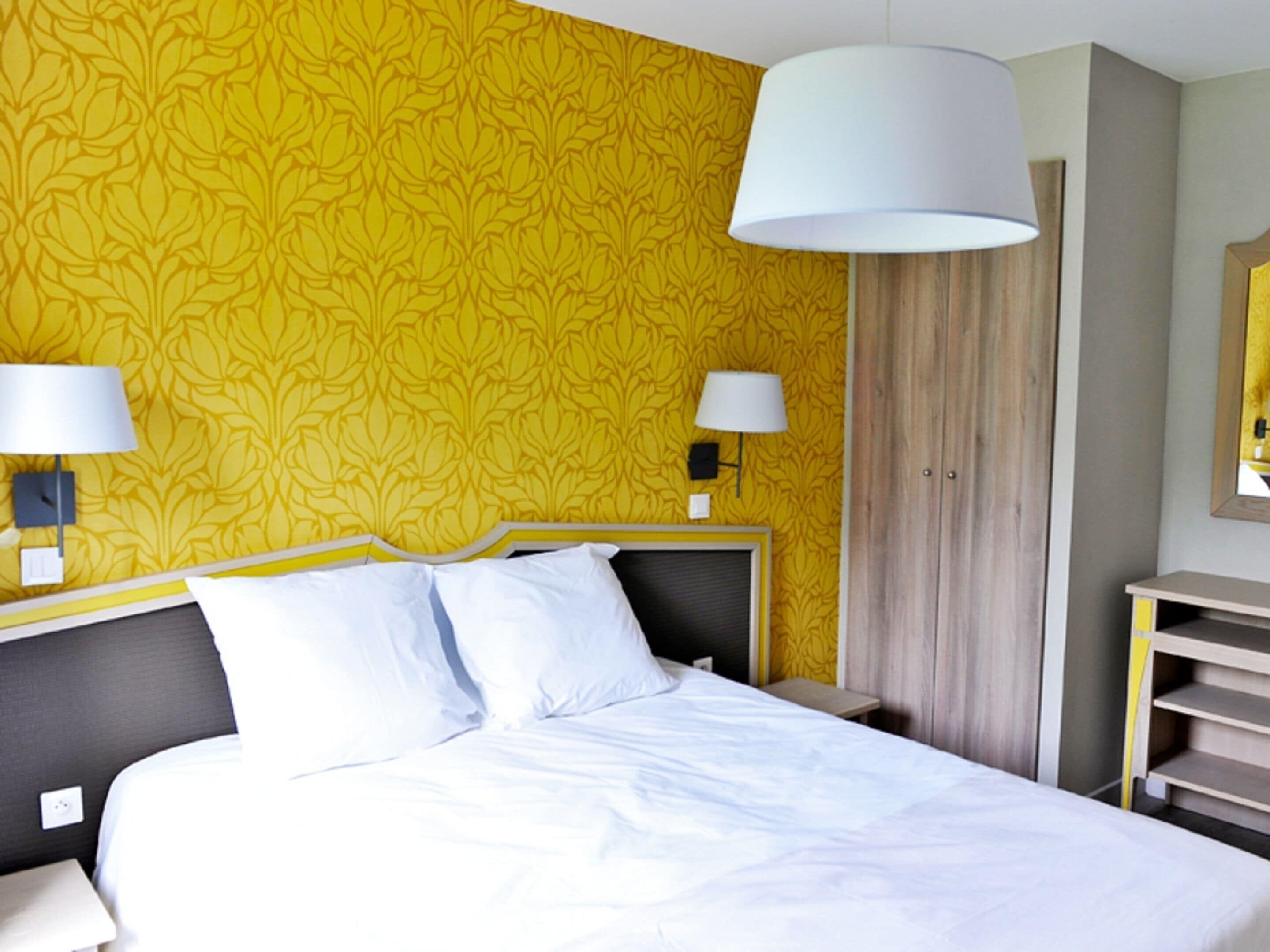 Insonorización, cunas, wifi gratis y ropa de cama 