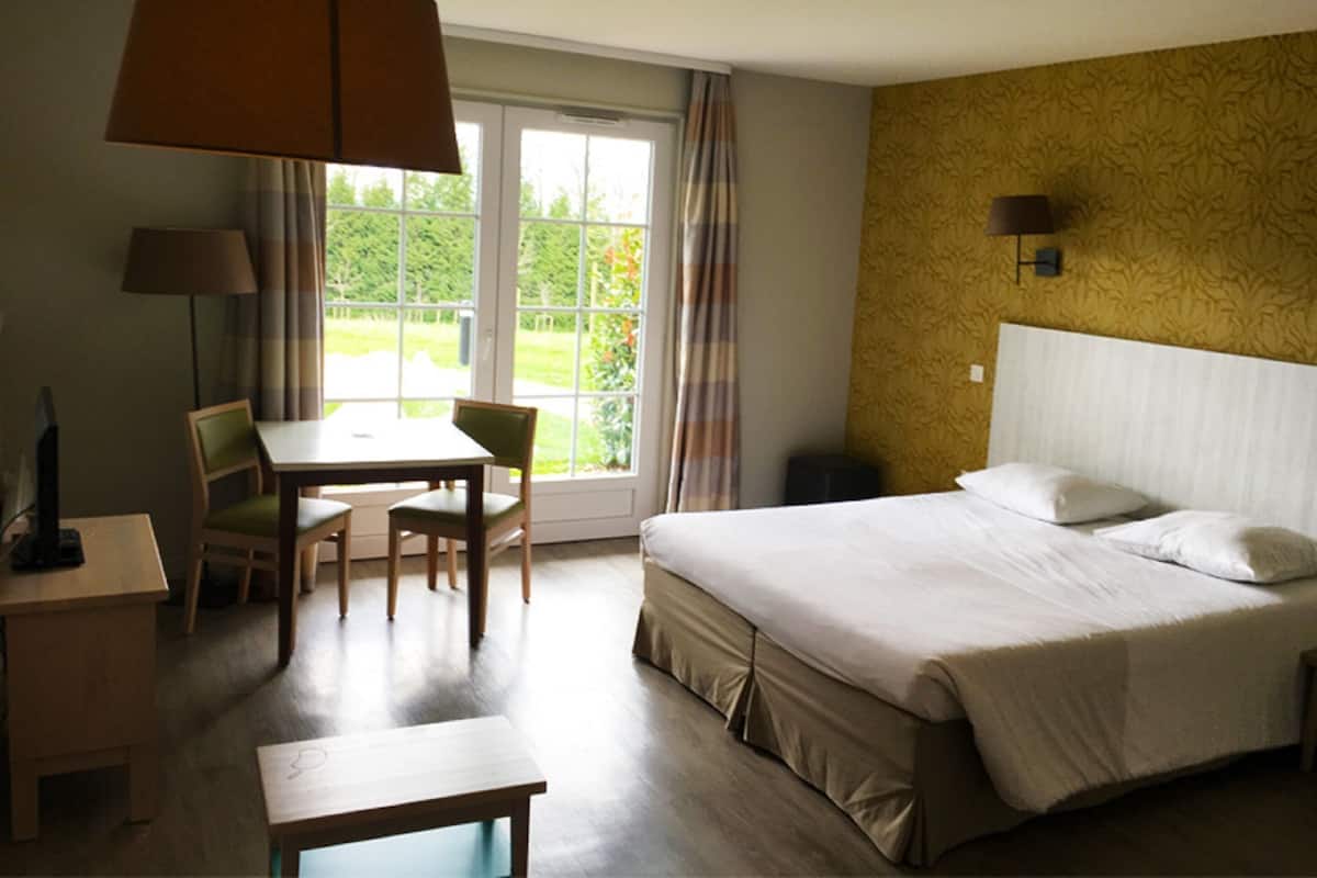 Insonorización, cunas, wifi gratis y ropa de cama