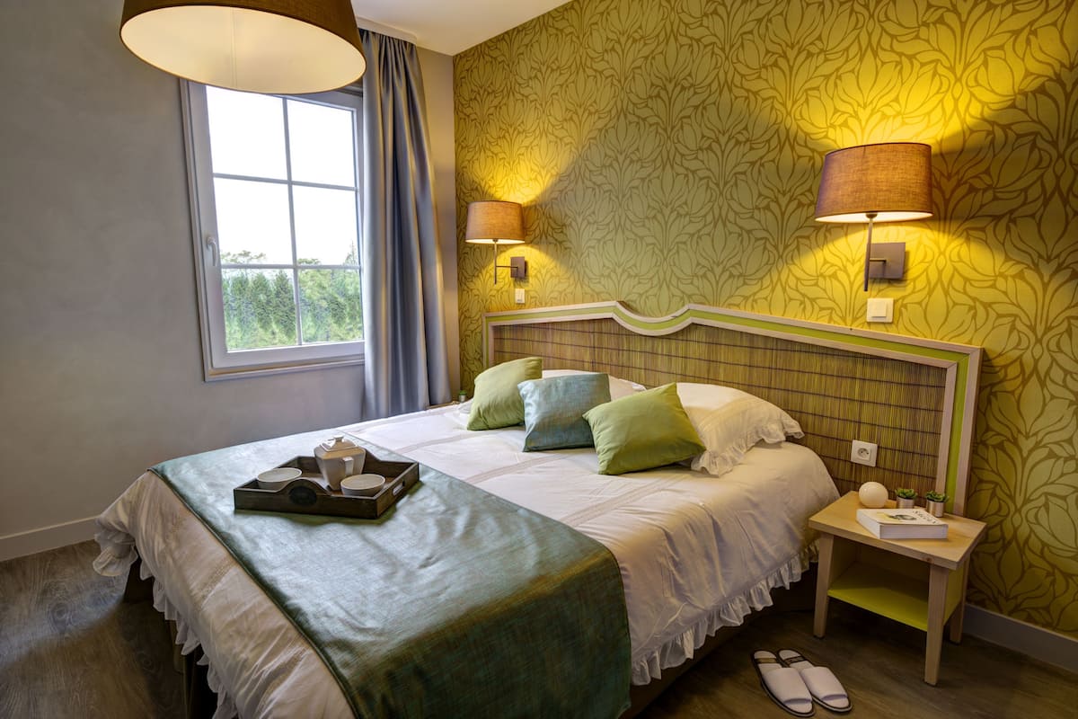 Insonorización, cunas, wifi gratis y ropa de cama