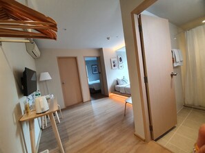 Chambre Familiale | Coffres-forts dans les chambres, bureau, Wi-Fi gratuit, draps fournis