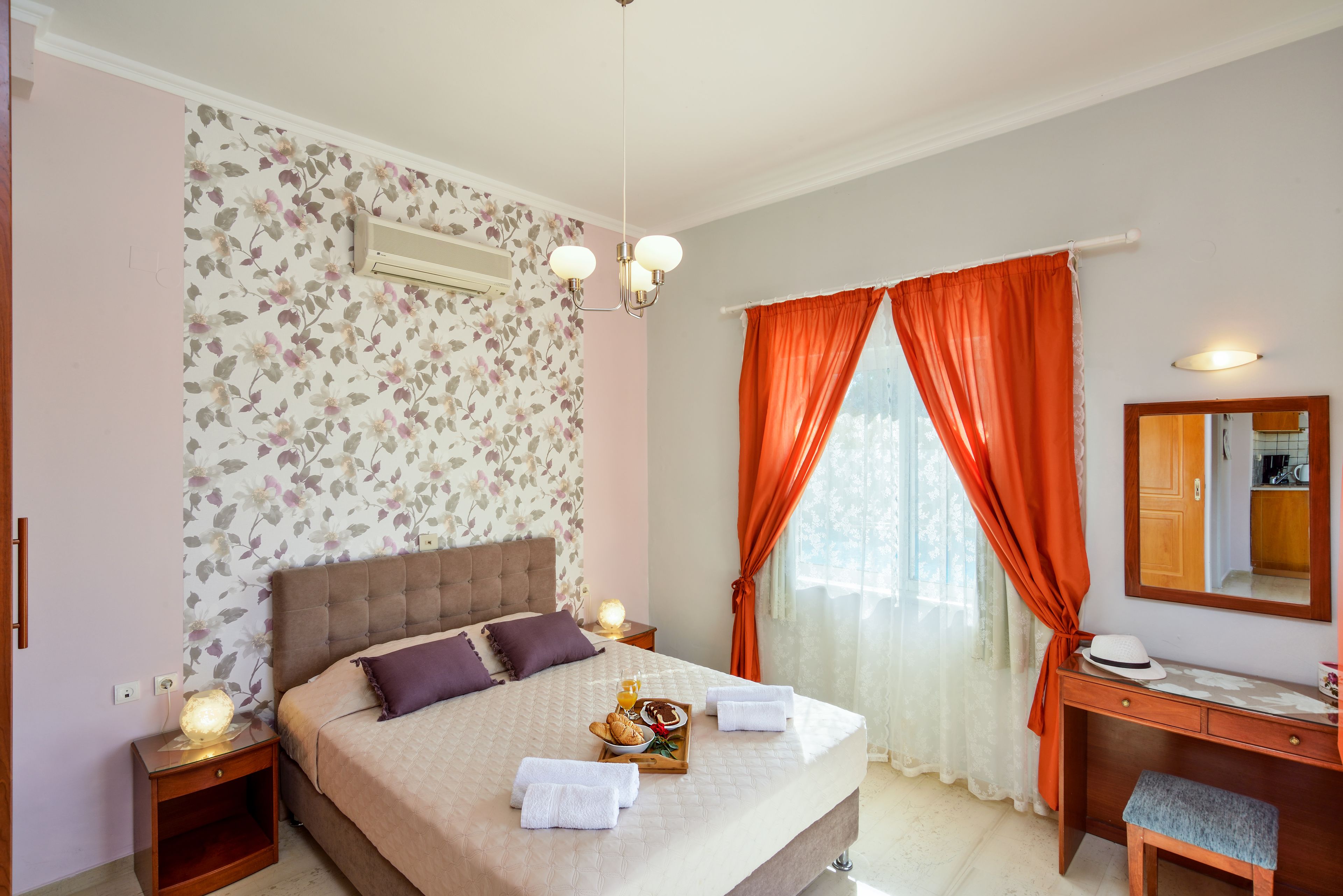 apartment, 1 bedroom | in-room safe, desk, laptop workspace, blackout curtains