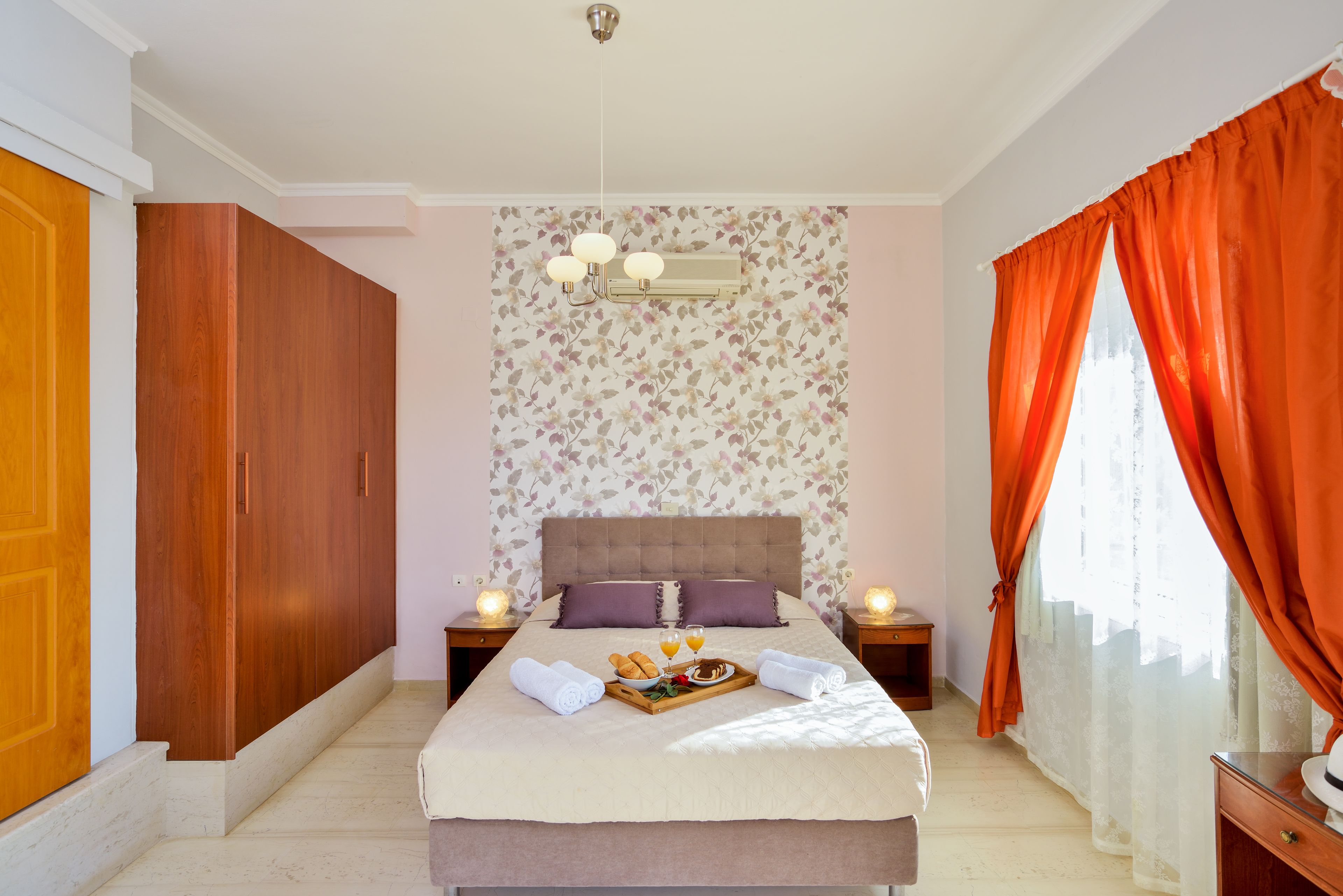 apartment, 1 bedroom | in-room safe, desk, laptop workspace, blackout curtains