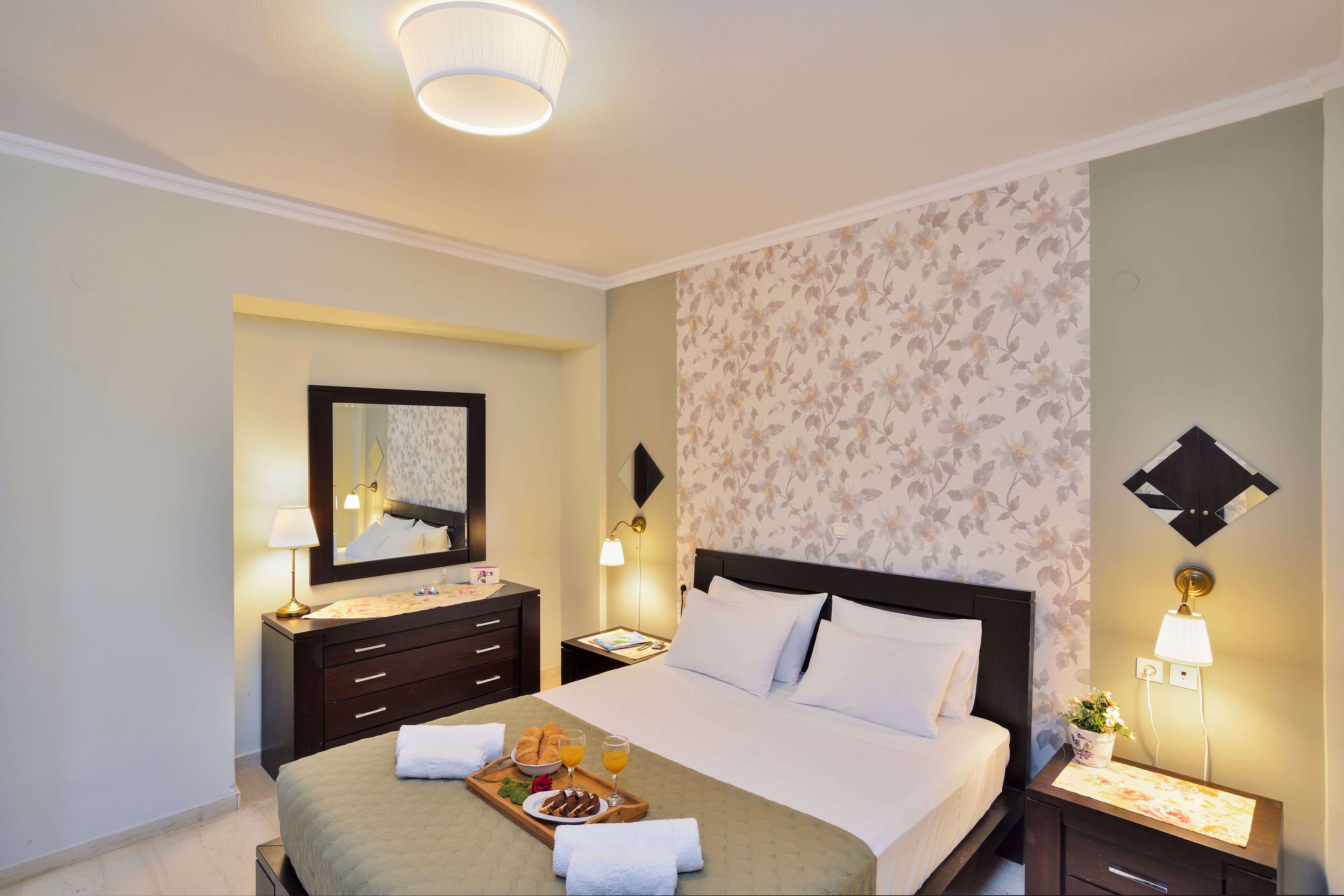 apartment, 2 bedrooms | in-room safe, desk, laptop workspace, blackout curtains