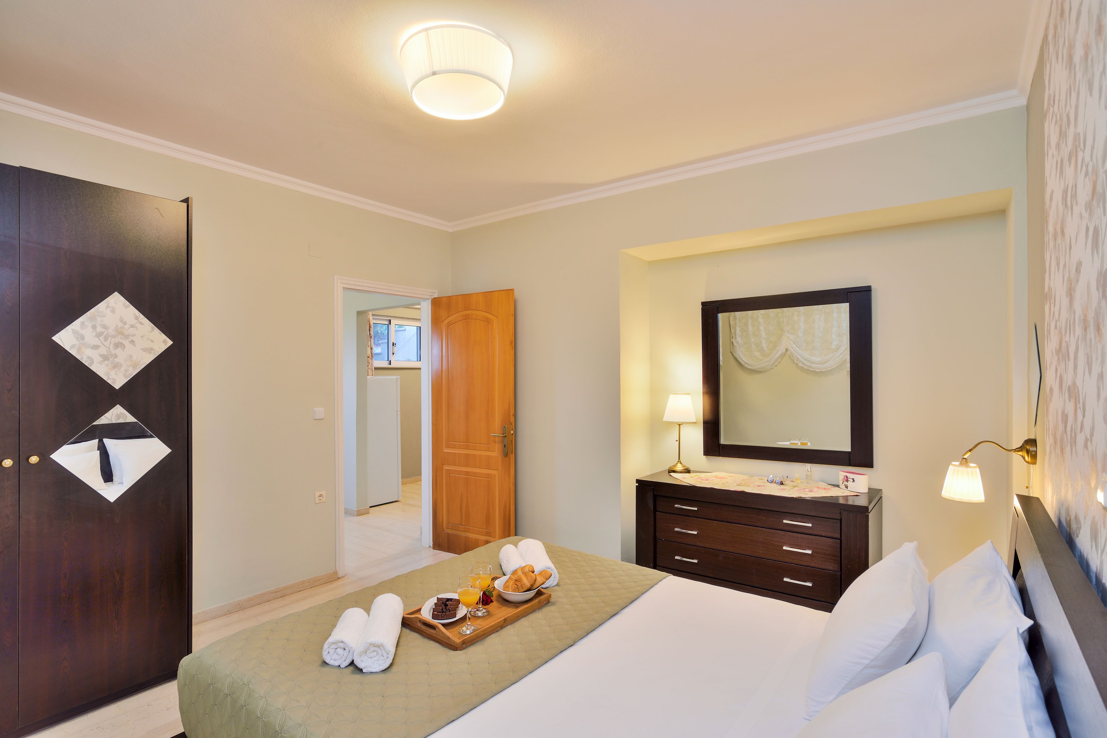 apartment, 2 bedrooms | in-room safe, desk, laptop workspace, blackout curtains