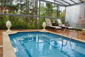 Salle de soins pour les couples, massage aux pierres chaudes