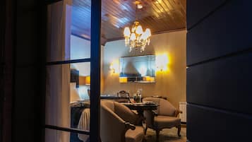 Suite (Pennachi) | 埃及棉床單、高級寢具、迷你吧、房內夾萬