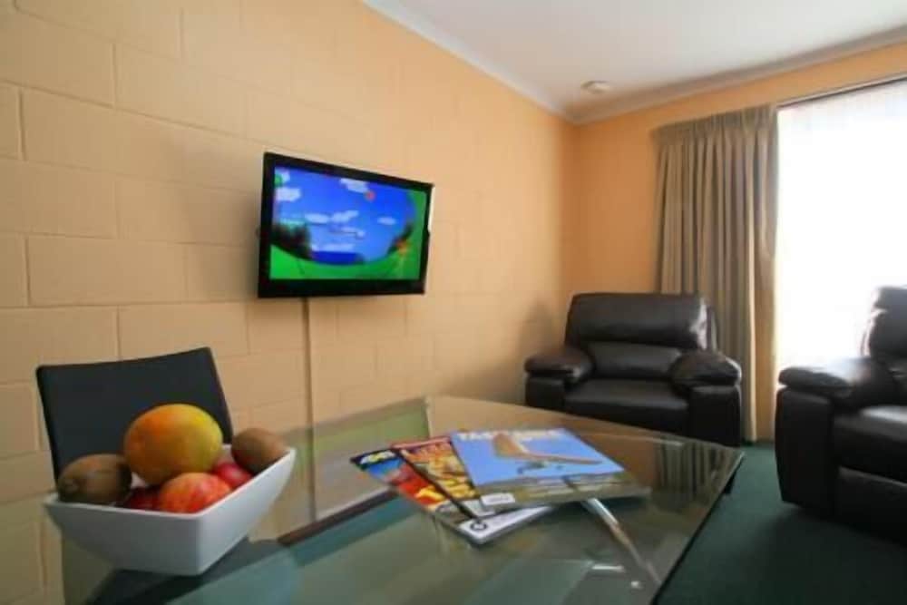 Heemskirk Motor Hotel by null