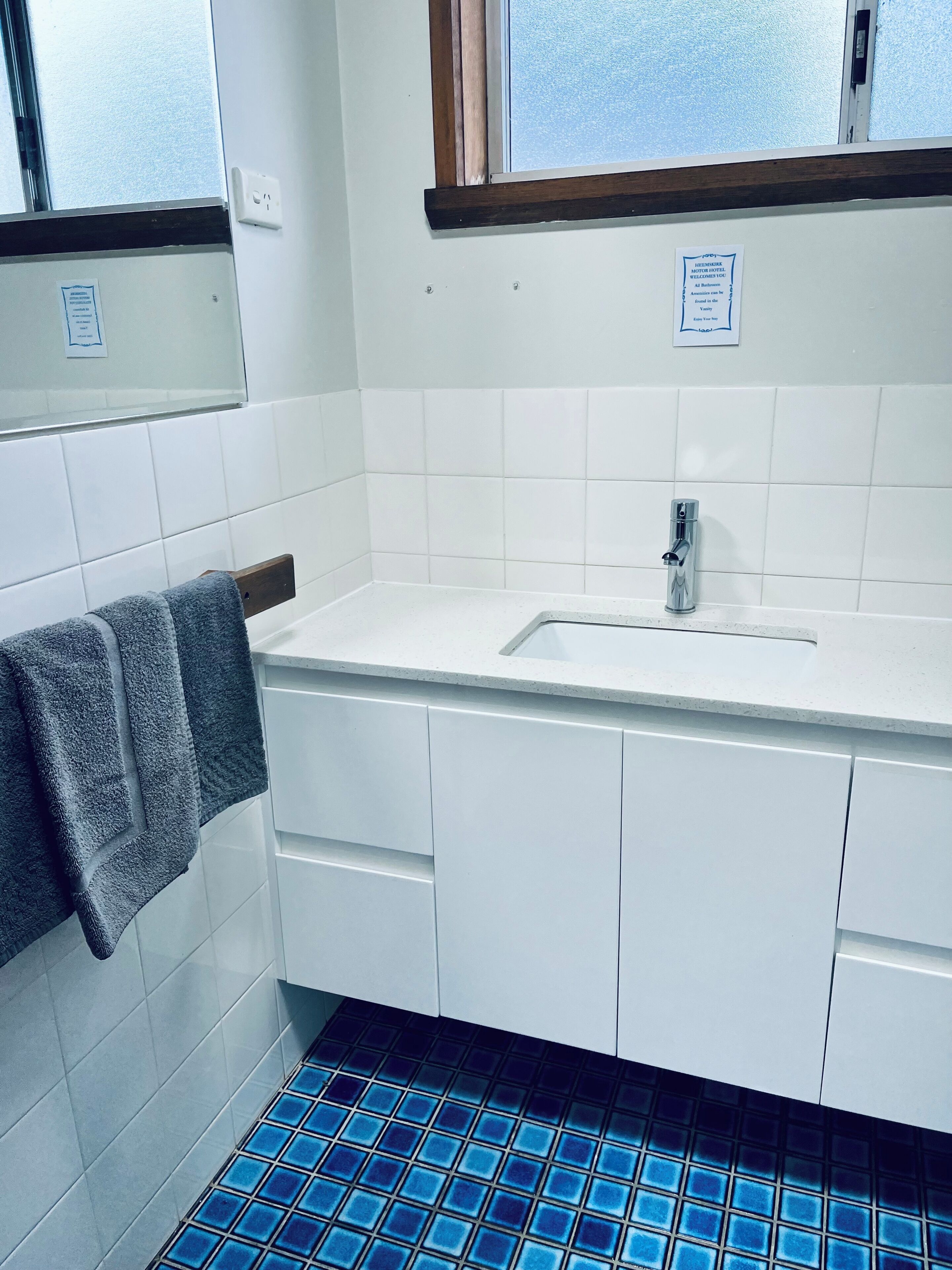 Zimmer, 2 Schlafzimmer (Self Contained) | Badezimmer | Dusche, Designer-Toilettenartikel, Haartrockner, Handtücher