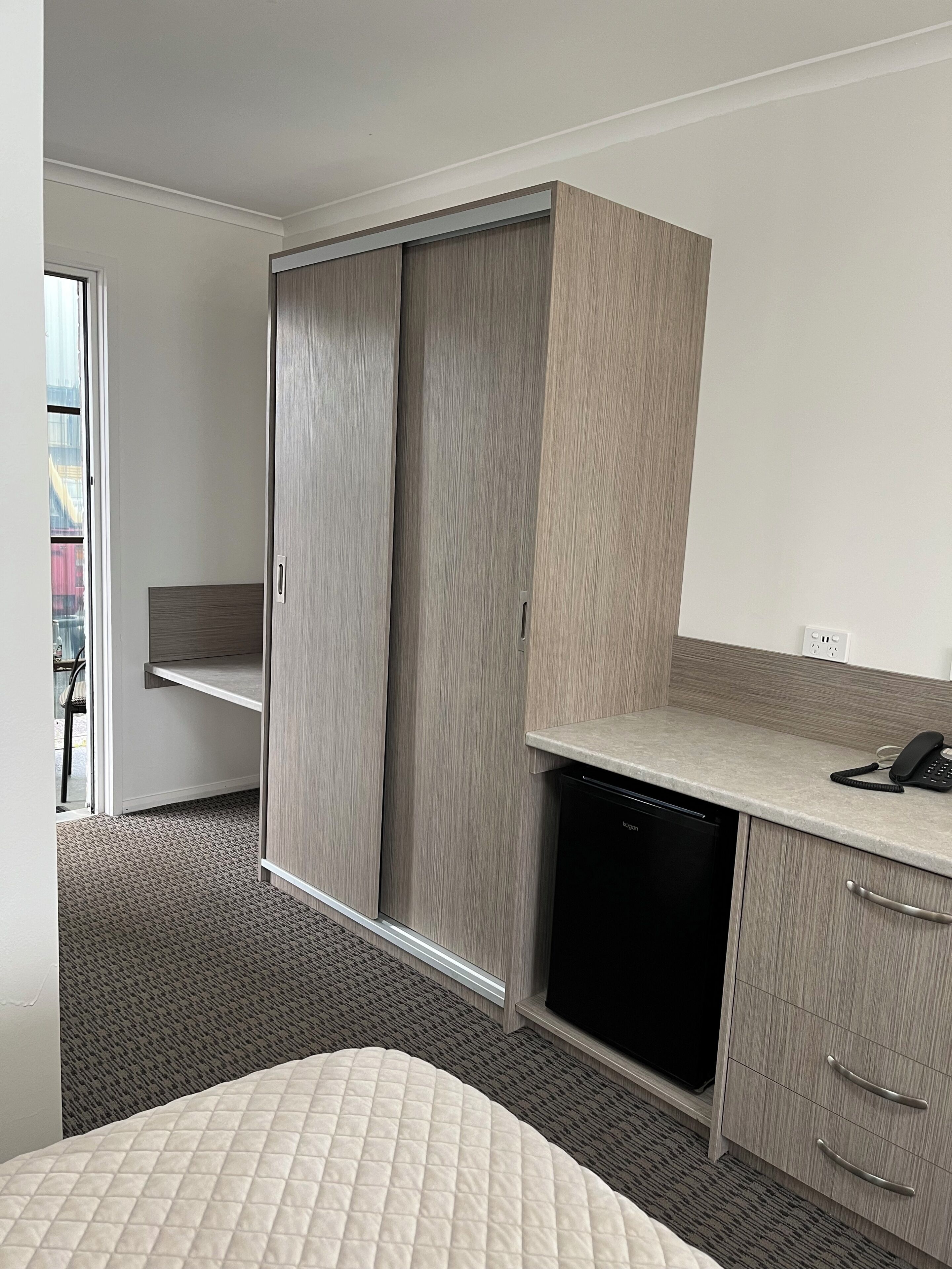 Deluxe Room, 1 Queen Bed | Desk, blackout curtains, iron/ironing board, free WiFi
