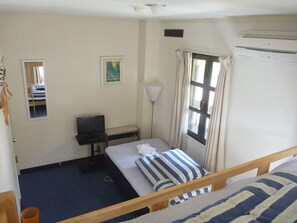 Triple Room, 3 Single Beds - K's House Hakuba Alps - Hostel (Hakuba)