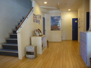 Lobby - K's House Hakuba Alps - Hostel (Hakuba)
