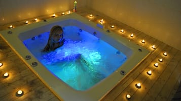 Sauna, rawatan badan, balut nyahtoksin, rawatan muka, rawatan Ayurveda