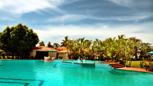 Kolam renang indoor/outdoor