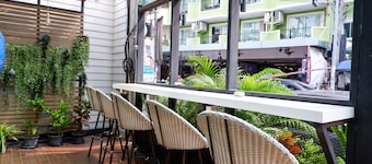 18 Coins Budget Hotel