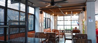 18 Coins Budget Hotel