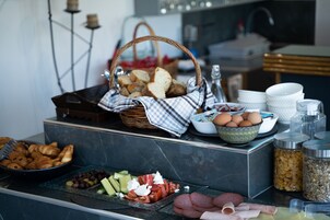 Desayuno buffet todos los días (con cargo)