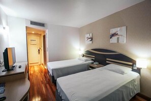 Minibar, desk, soundproofing, free WiFi