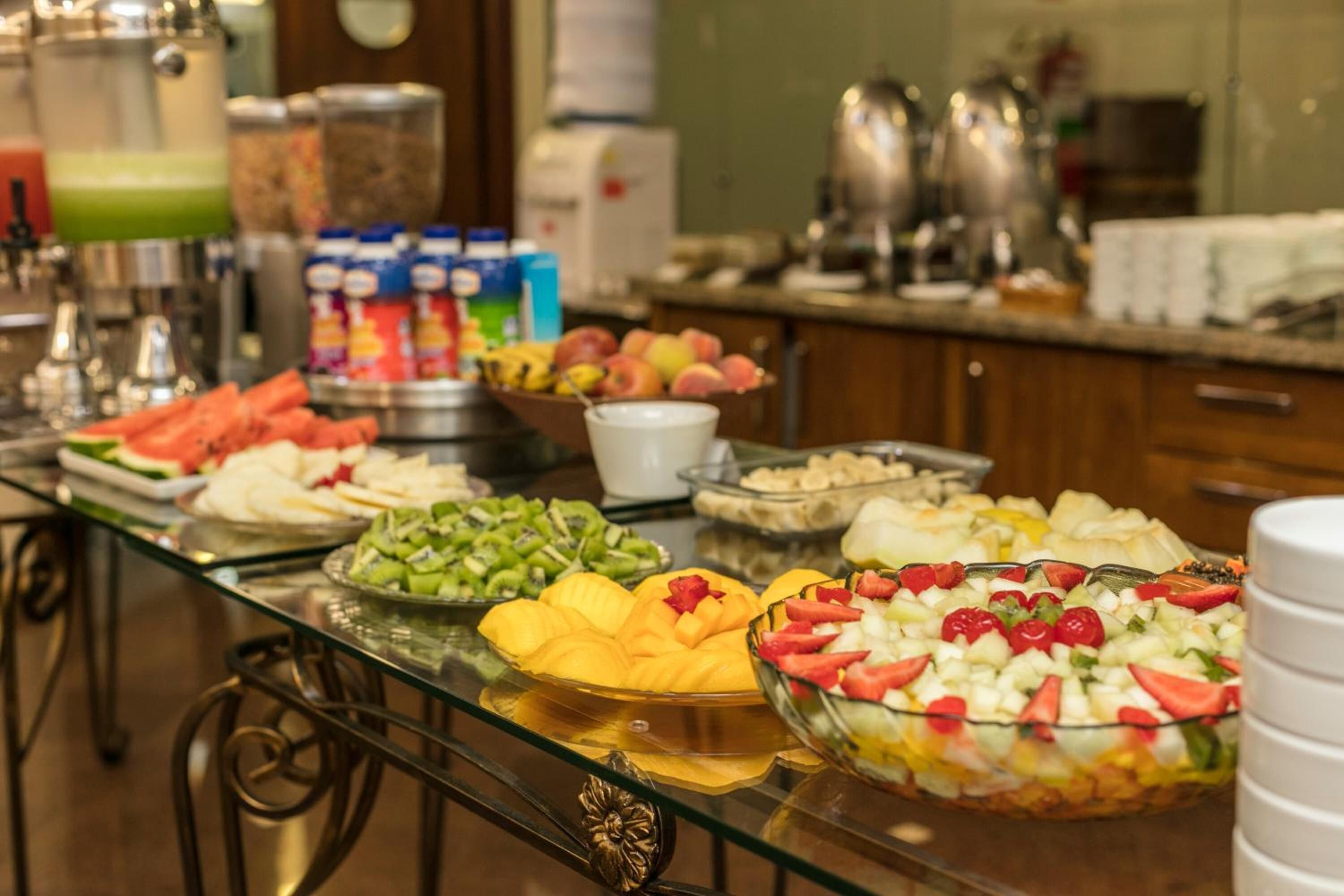 breakfast and dinner served