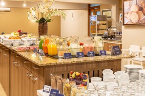 Gratis morgenmadsbuffet hver dag