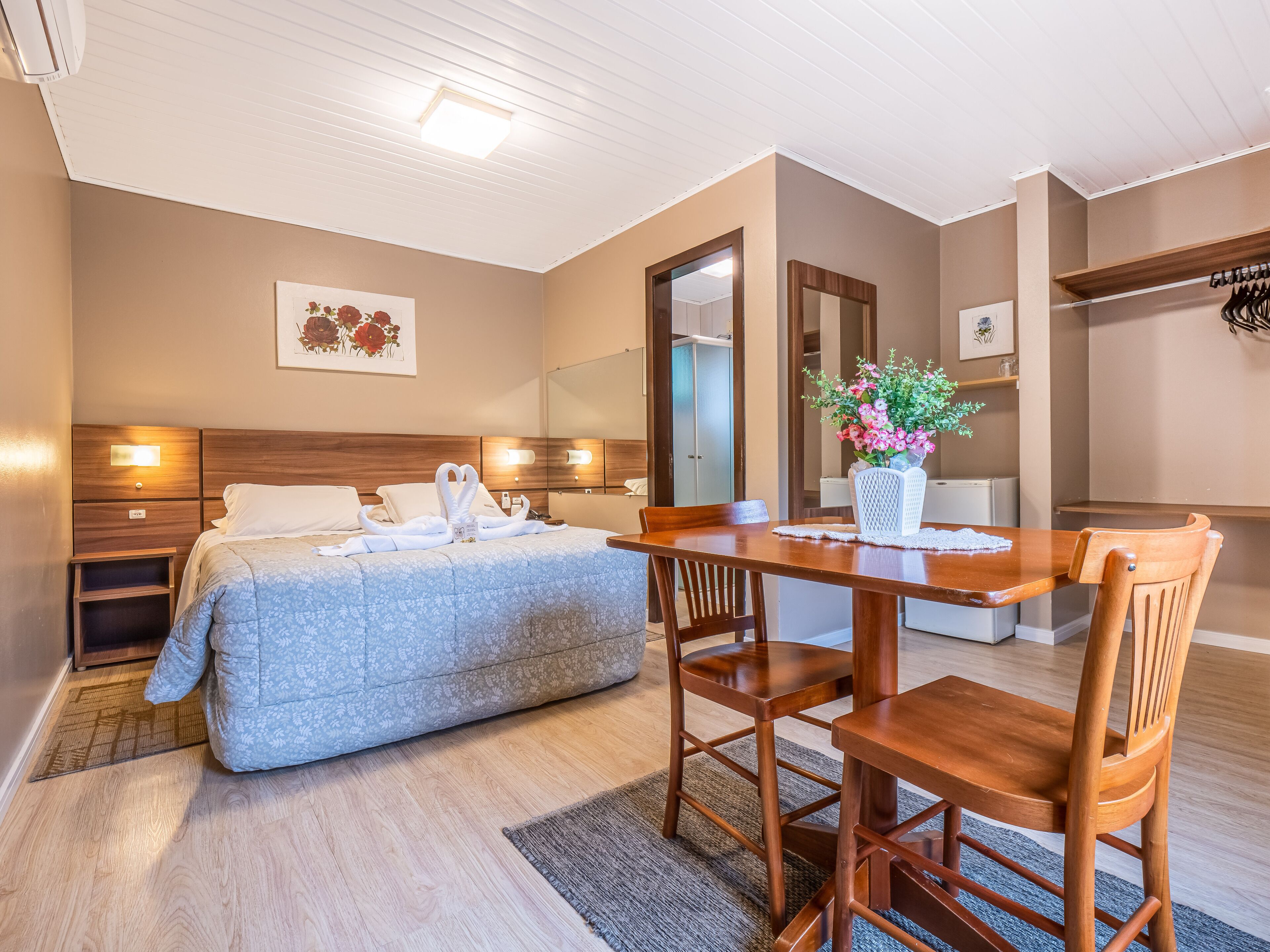 economy chalet, 1 bedroom, garden area | 1 bedroom, minibar, in-room safe, desk