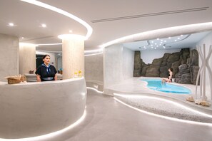 Couples treatment room(s), hot tub, steam room, Turkish bath/hammam