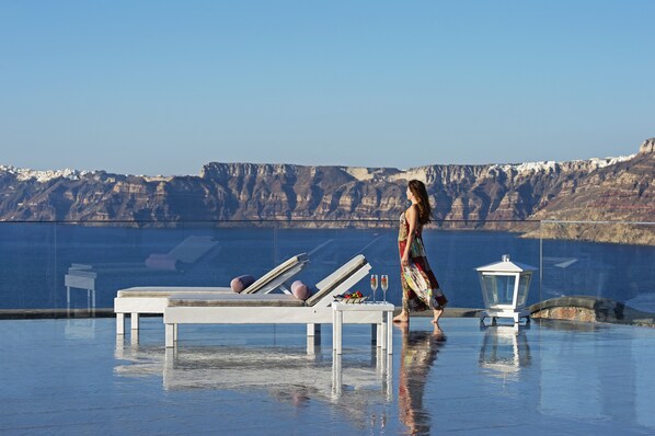 View from property - Acroterra Rosa Luxury Suites & Spa (Santorini)