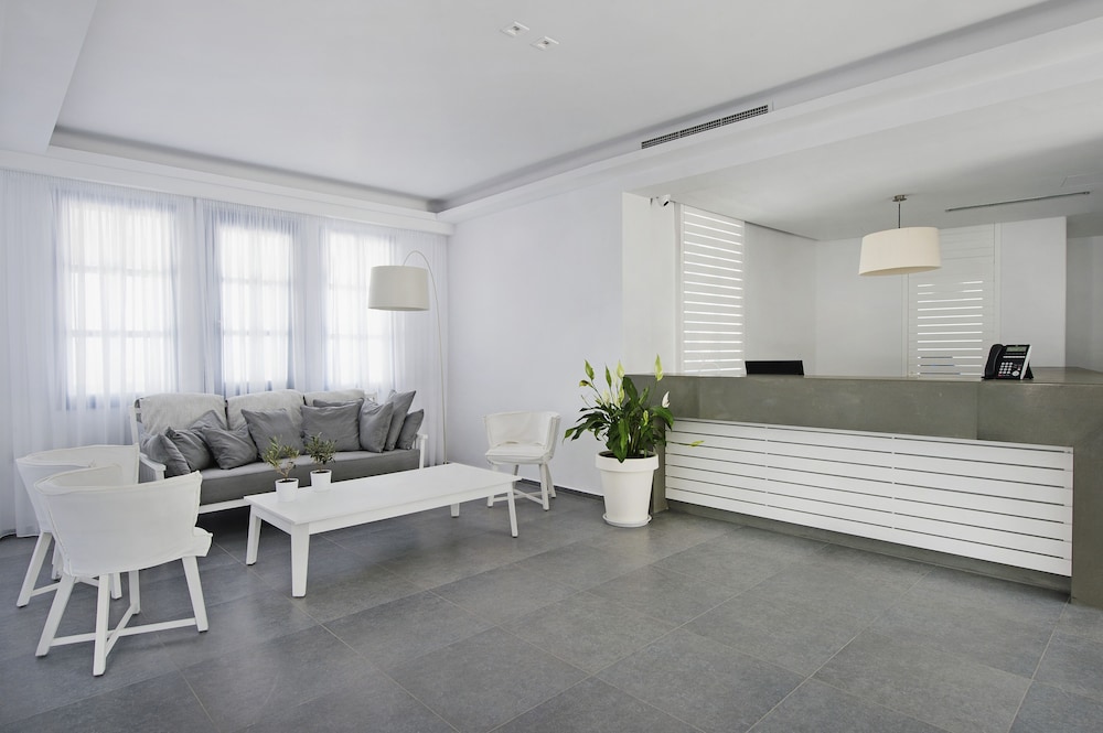 Acroterra Rosa Luxury Suites & Spa by null