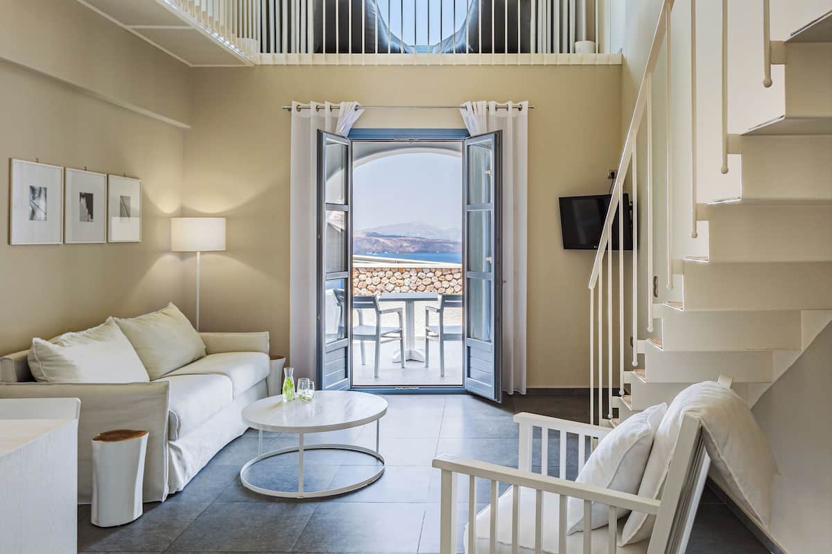 Hypo-allergenic bedding, minibar, in-room safe, individually decorated