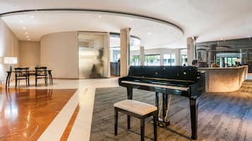 Coin salon dans le hall