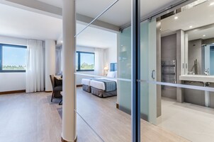 Minibar, caja de seguridad en la habitación, escritorio y wifi gratis 