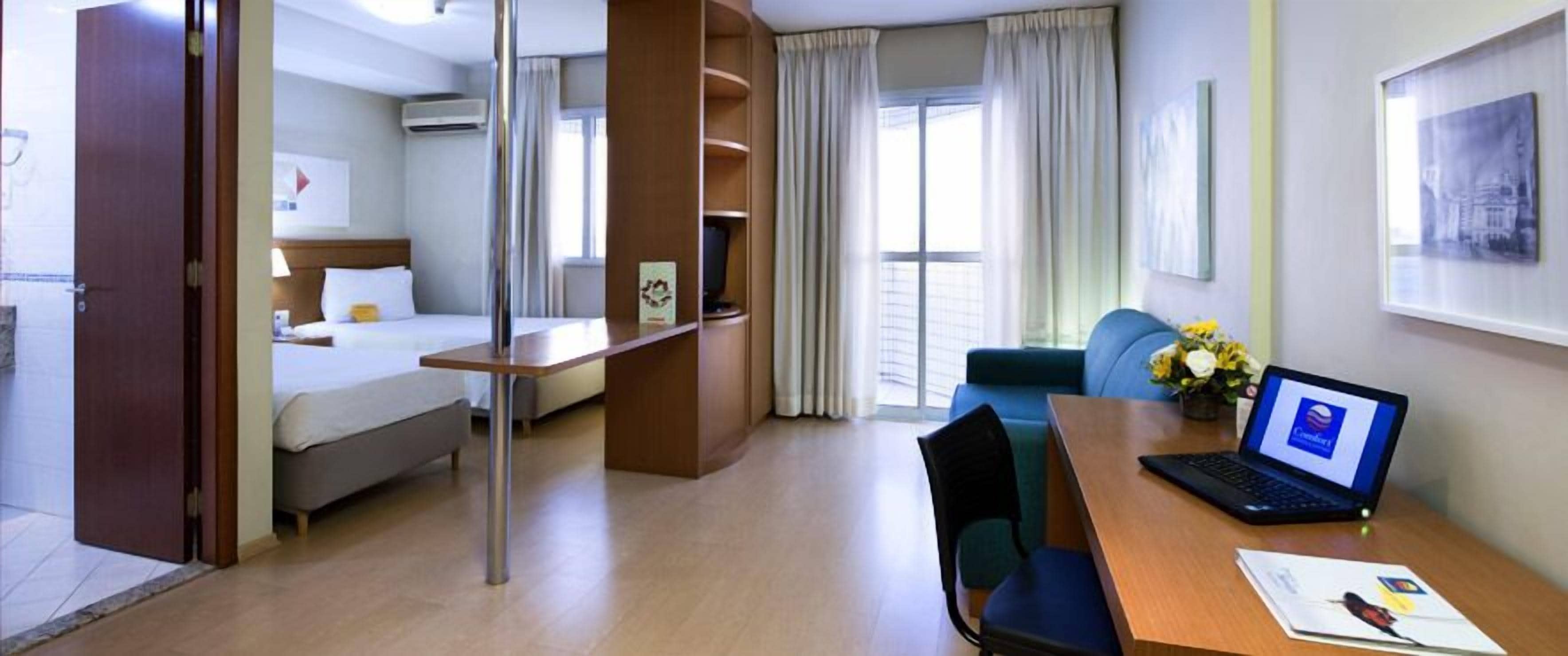 Minibar, värdeförvaringsskåp på rummet, skrivbord och gratis wi-fi