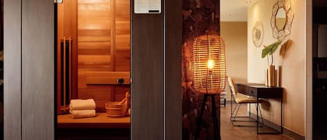 Sviitti | Kylpyhuone | Ilmaiset hygieniatuotteet, hiustenkuivaaja, pyyhkeet