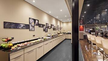 Desayuno buffet (EUR 21 por persona)