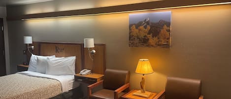 Junior Studio Suite (Up Stairs) | Desk, free WiFi, bed sheets, alarm clocks