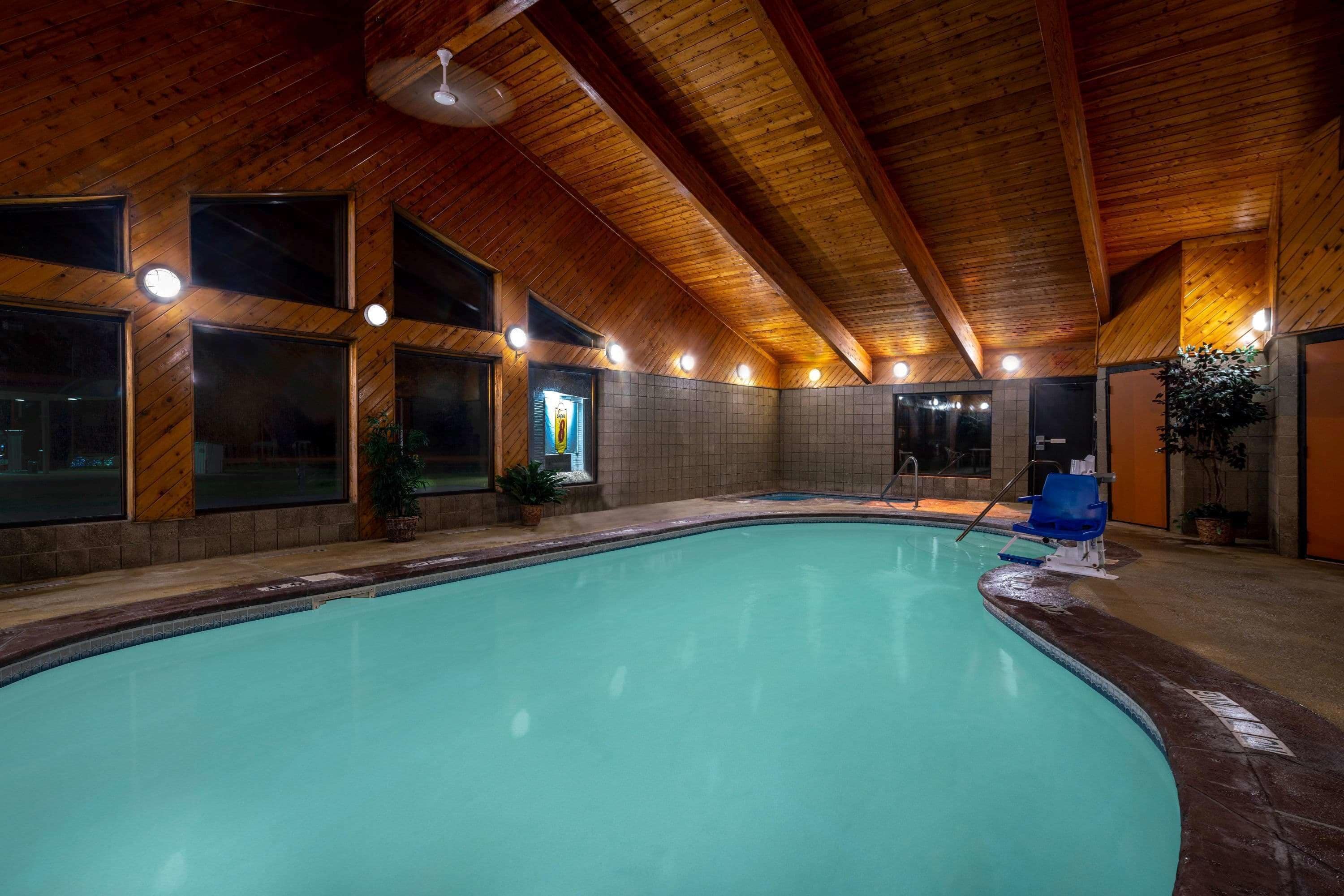 Indoor pool, pool loungers
