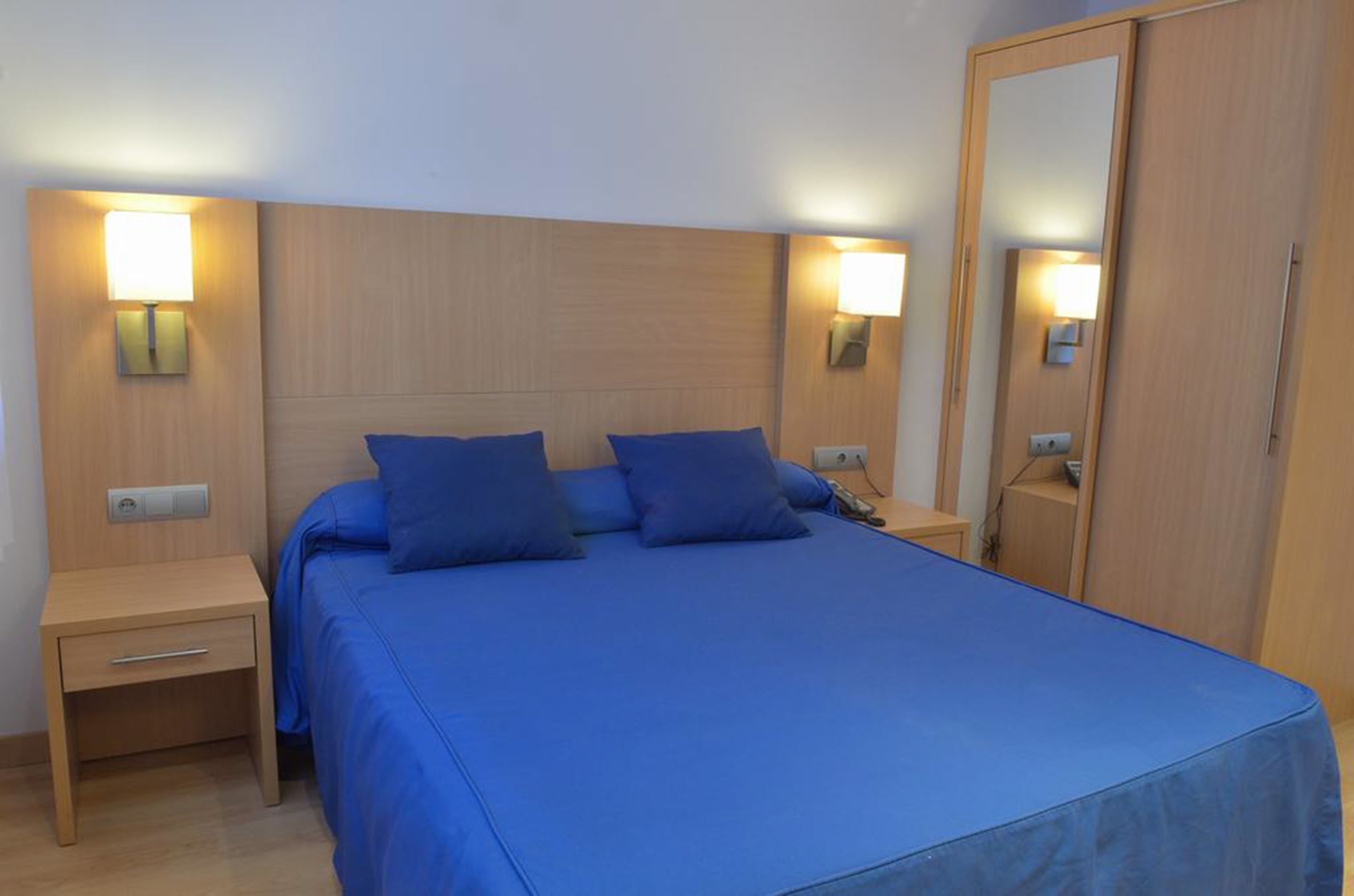 standard double or twin room | premium bedding, minibar, in-room safe, individually decorated